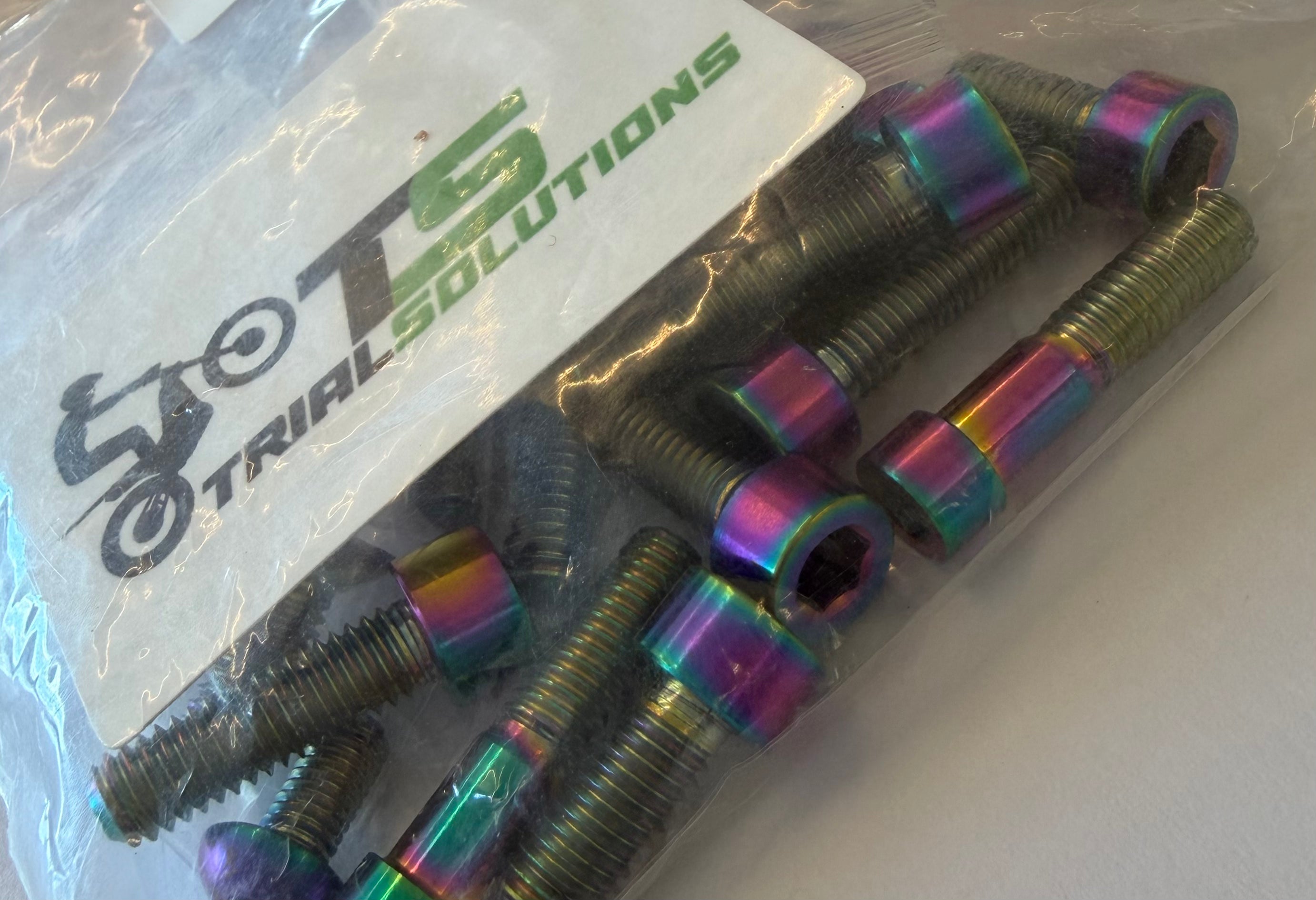 KITS DE PERNOS DE TITANIO TRIALSOLUTIONS 